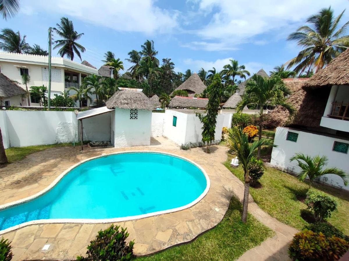 Miwa Holiday Resort Playa de Diani Exterior foto